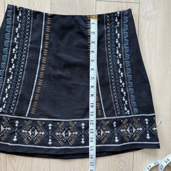 Abercrombie & Fitch Suede Embroidered Mini Skirt in Black Size 2 - Picture 5 of 10